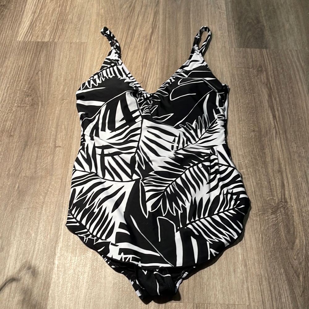 Sea & Sand Beachwear Size 12 New Swimsuit